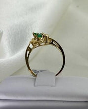 Load image into Gallery viewer, 14 KT Yellow Gold Emerald Ring Size 6
