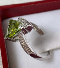 Load image into Gallery viewer, 14KT White Gold Peridot Triangular Ring
