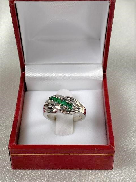 14KT White Gold 4 Emerald ring