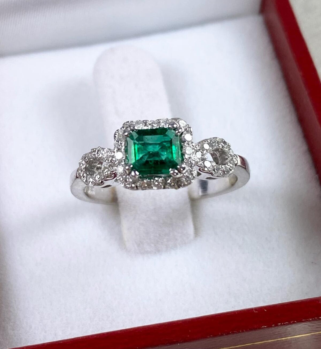 14KT White Gold Emerald w/ Diamonds Ring